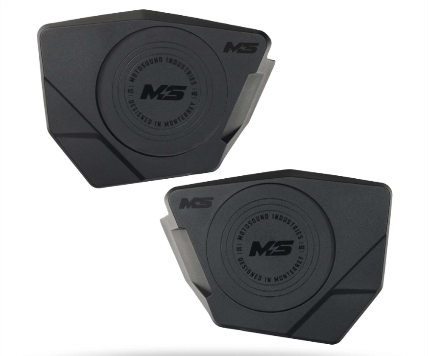 Cajones para bocinas de 6.5in – 8in en la parte superior de puertas traseras en Maverick R