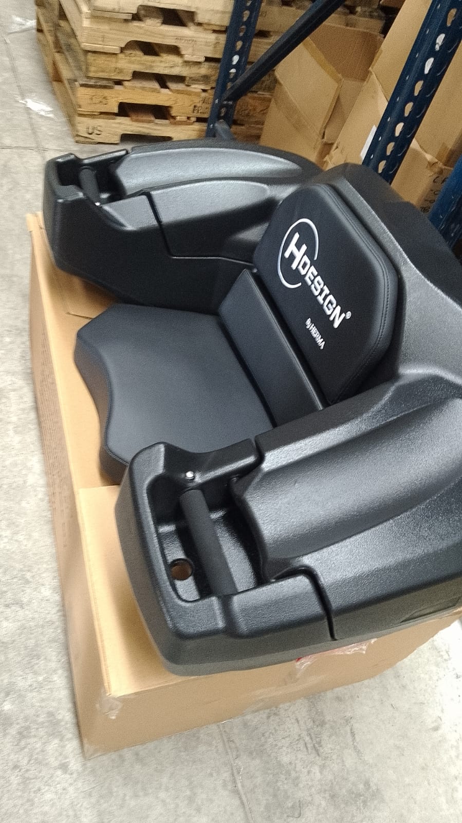 Maletero con asiento H Design